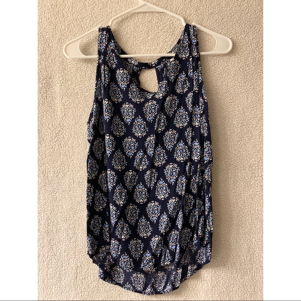 Blue floral print top